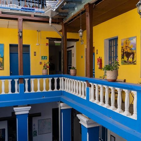 Blue Door Housing Historic Quito Ξενοδοχείο Εξωτερικό φωτογραφία