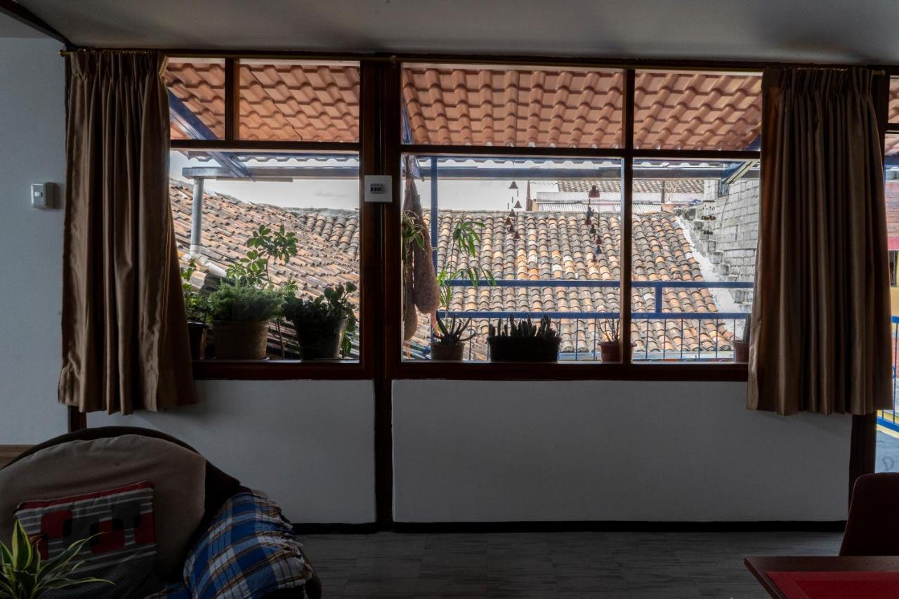 Blue Door Housing Historic Quito Ξενοδοχείο Εξωτερικό φωτογραφία