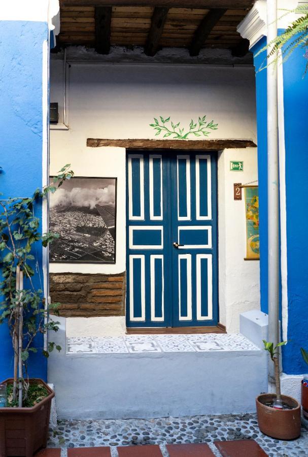 Blue Door Housing Historic Quito Ξενοδοχείο Εξωτερικό φωτογραφία